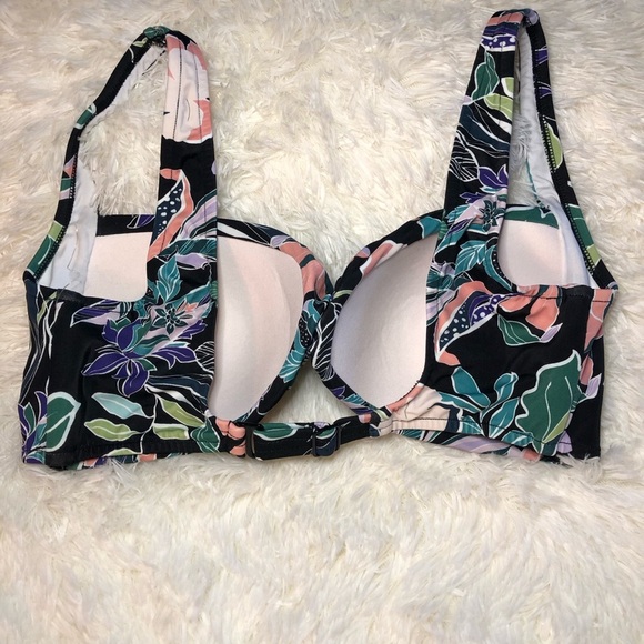 Venus Floral Bikini Top with Multicolor Design size Small - Picture 7 of 11
